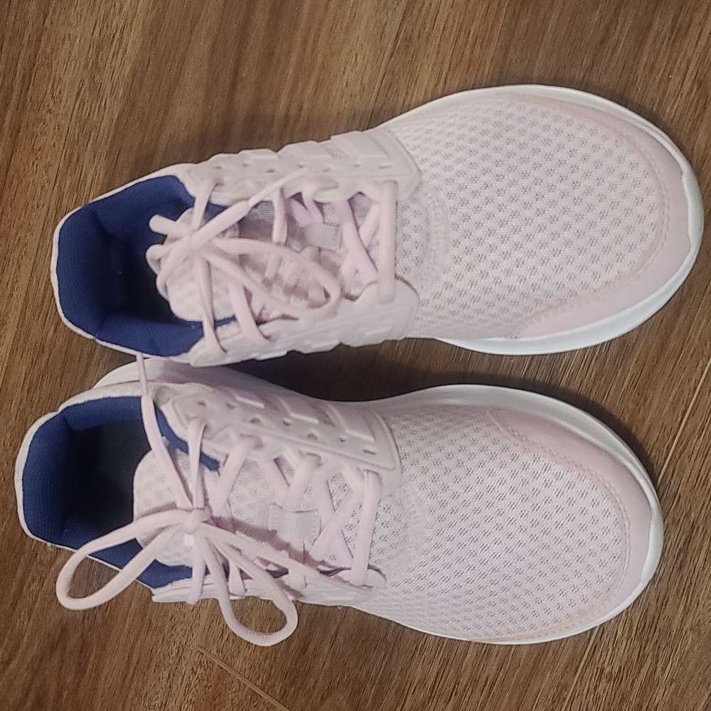 Adidas Cloudfoam shoes sz. 8